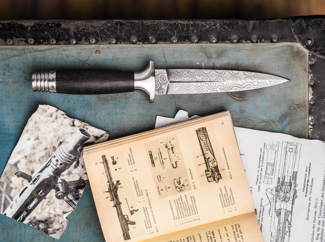 Boker MG-42 Damast Dagger: A Historical Masterpiece in Damascus Steel-img-2
